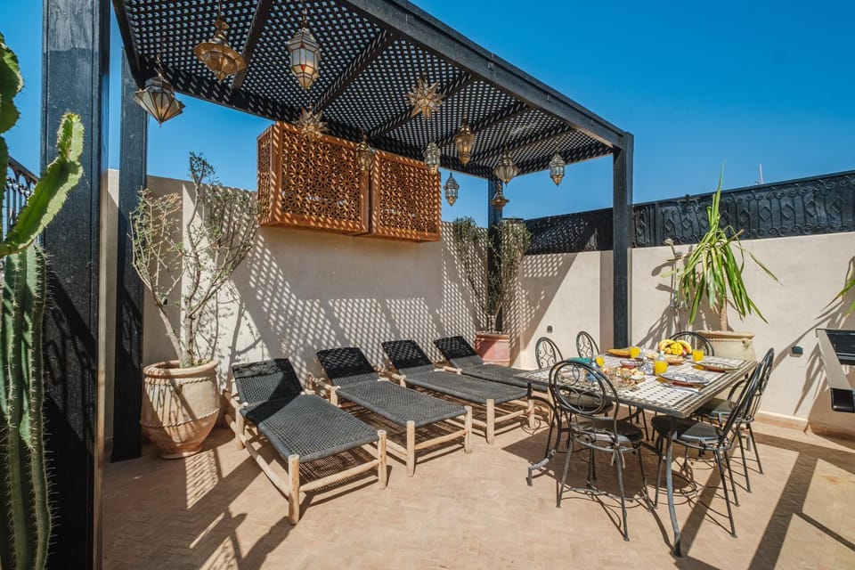 Dining area, sunbed