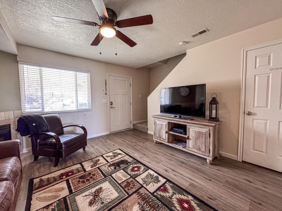 Lake View Condo 930 2 House in Garden City