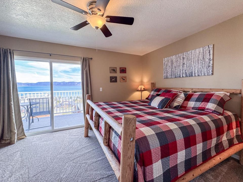 Lake View Condo 930 2 House in Garden City