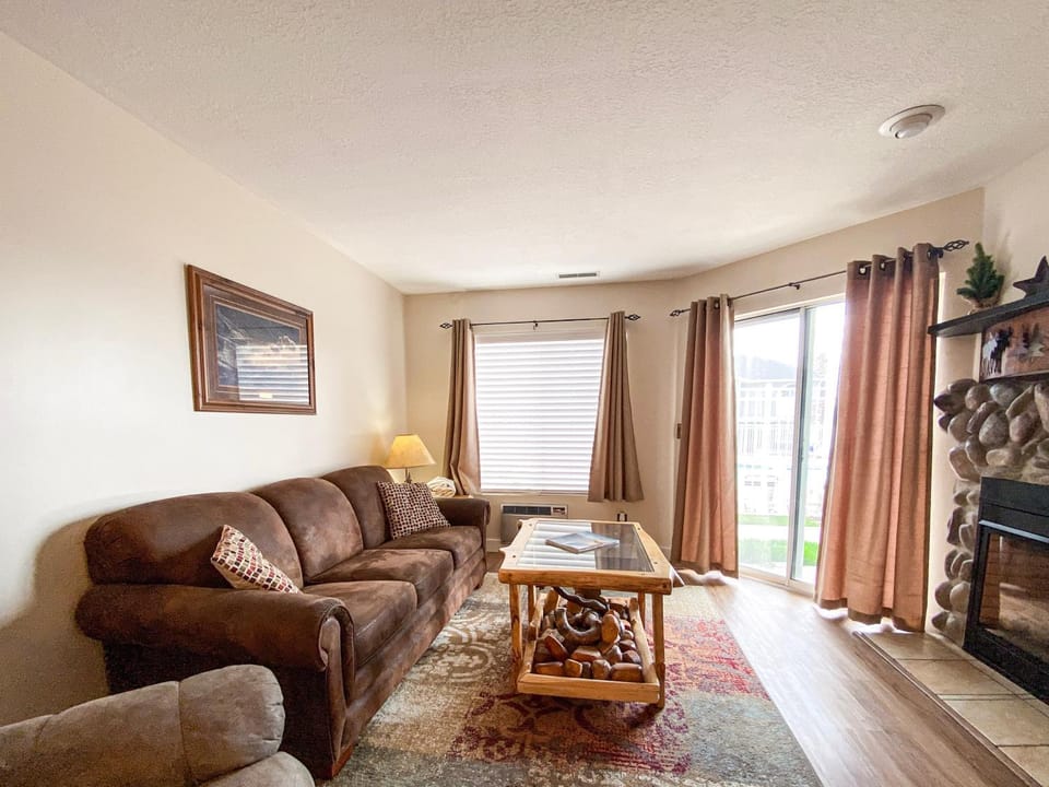 Inn Building Condo 113, Ground Level, Pool Side House in Garden City