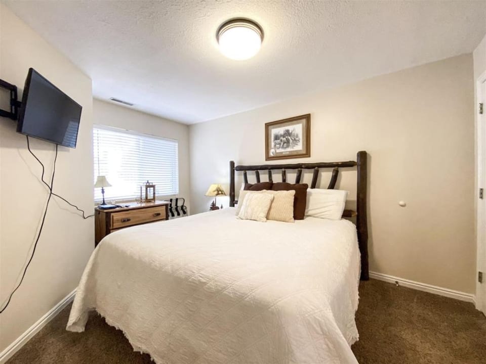 Inn Building Condo 113, Ground Level, Pool Side House in Garden City