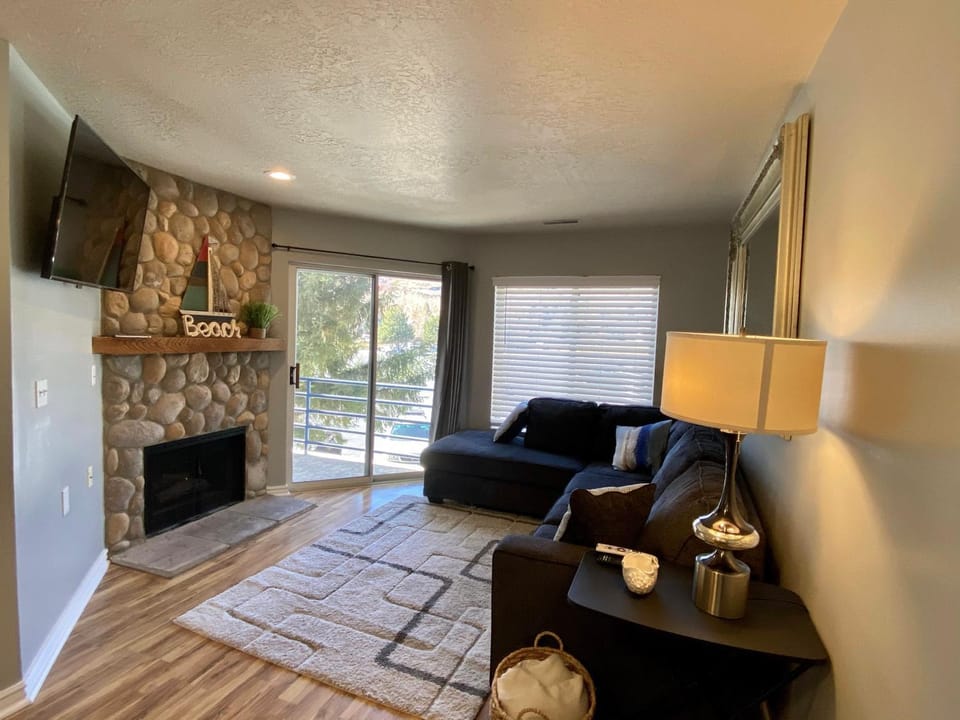 Beautiful Inn Building Condo 208 Pet friendly House in Garden City