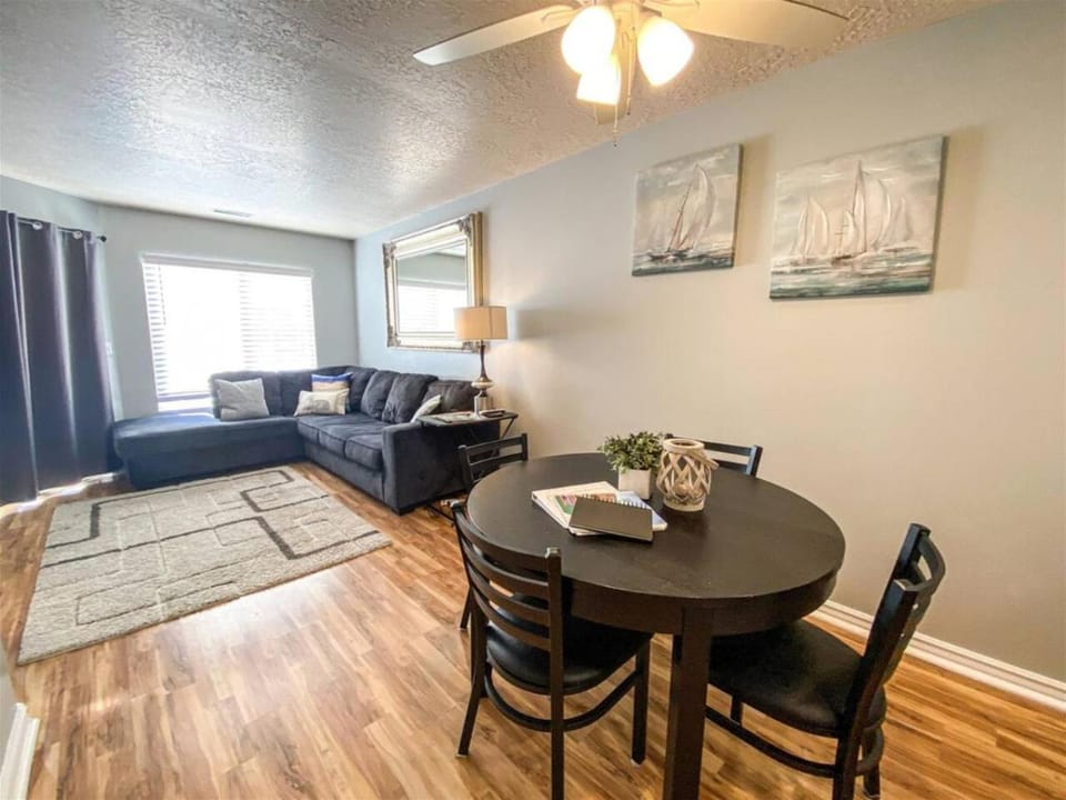 Beautiful Inn Building Condo 208 Pet friendly House in Garden City