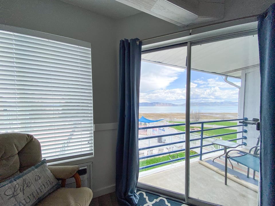 Inn Building Condo 203, Remolded with Lake View House in Garden City