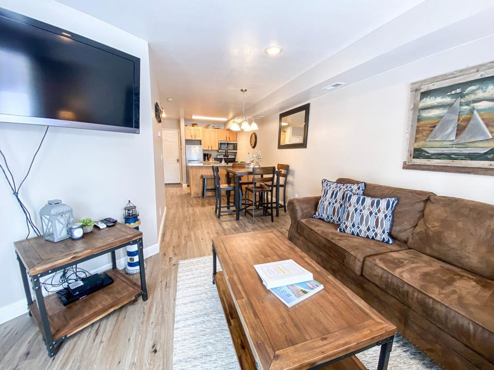 14-Plex Condo 114 Ground level, close to pool House in Garden City