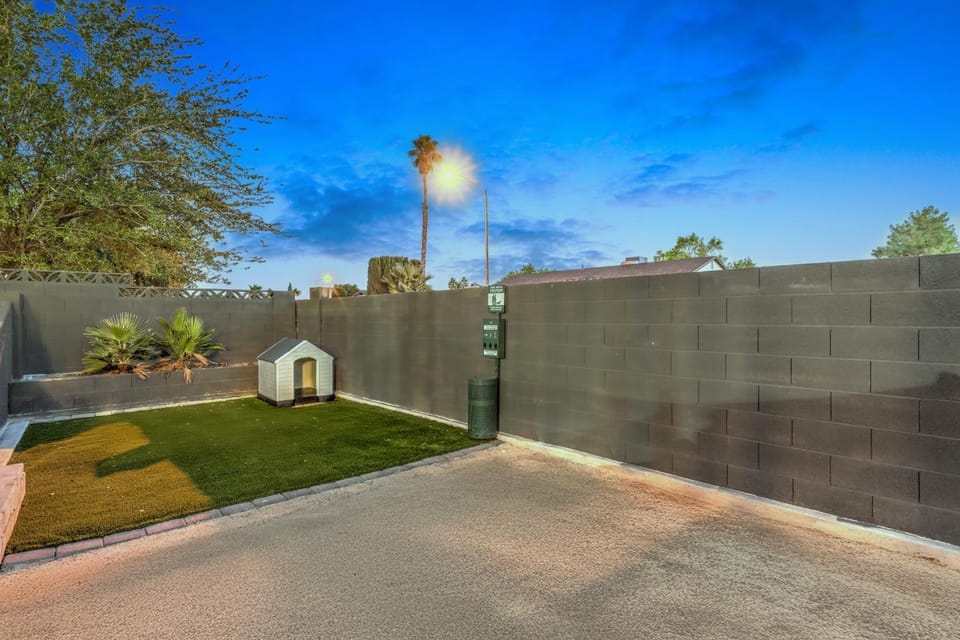 Patio, Garden, Pets, pet friendly
