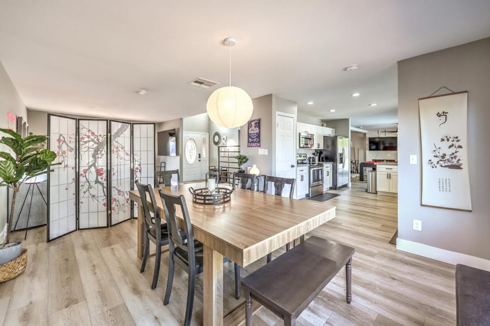 静 Tokyo Escape - Chinatown Heated Pool Retreat near the Strip with Hot Tub, Pool Table, Dog Friendly House in Spring Valley