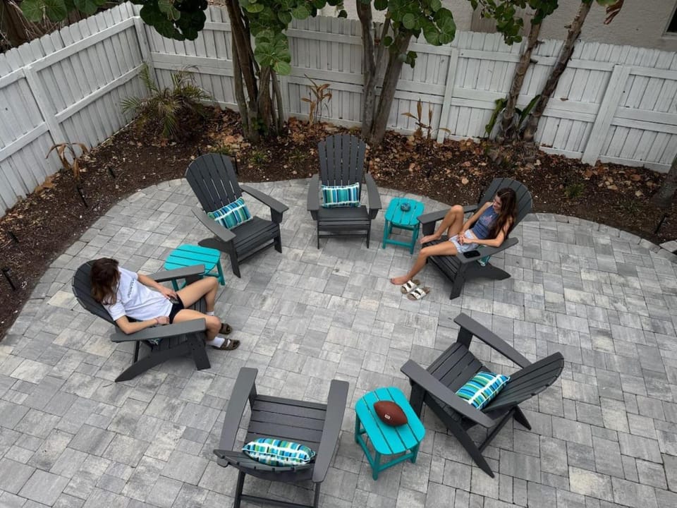 People, Seating area, group of guests
