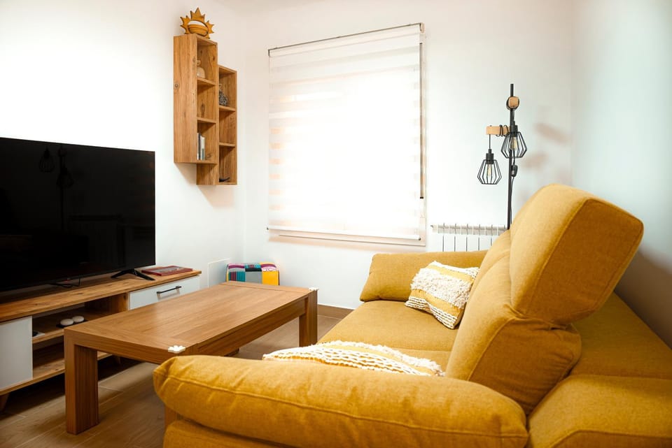 Communal lounge/ TV room, TV and multimedia