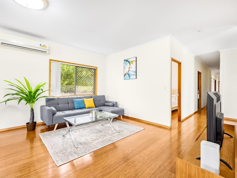 Spacious Land Area 5Bedroom Home at Sunnybank New AC House in Brisbane