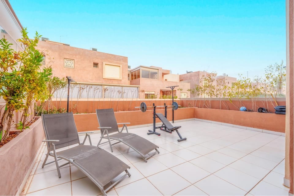 Day, Seating area, sunbed