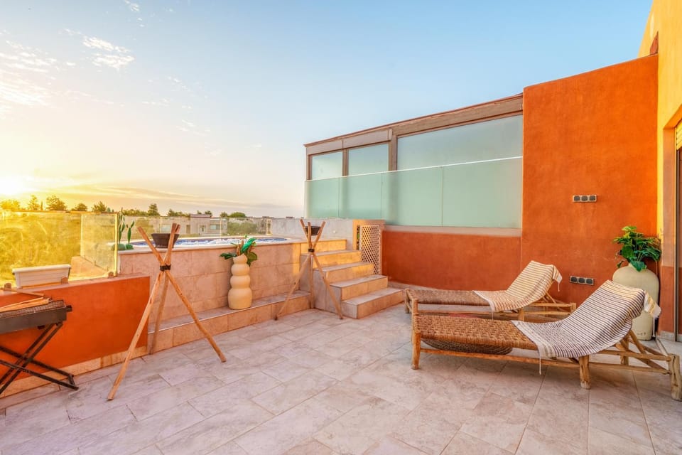 Patio, Balcony/Terrace, Seating area, sunbed