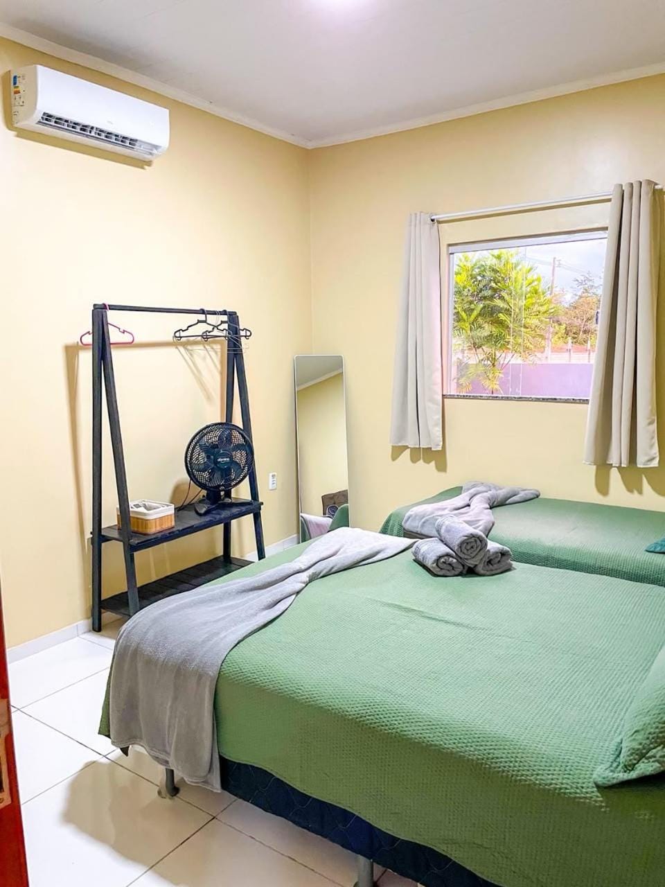 Bed, Photo of the whole room, Bedroom, towels, air conditioner