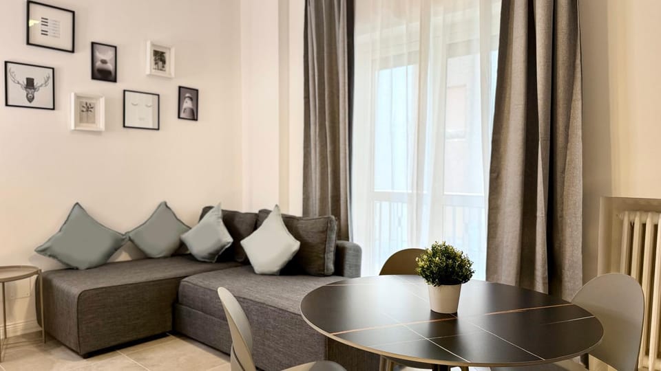 Living room, Seating area, Dining area