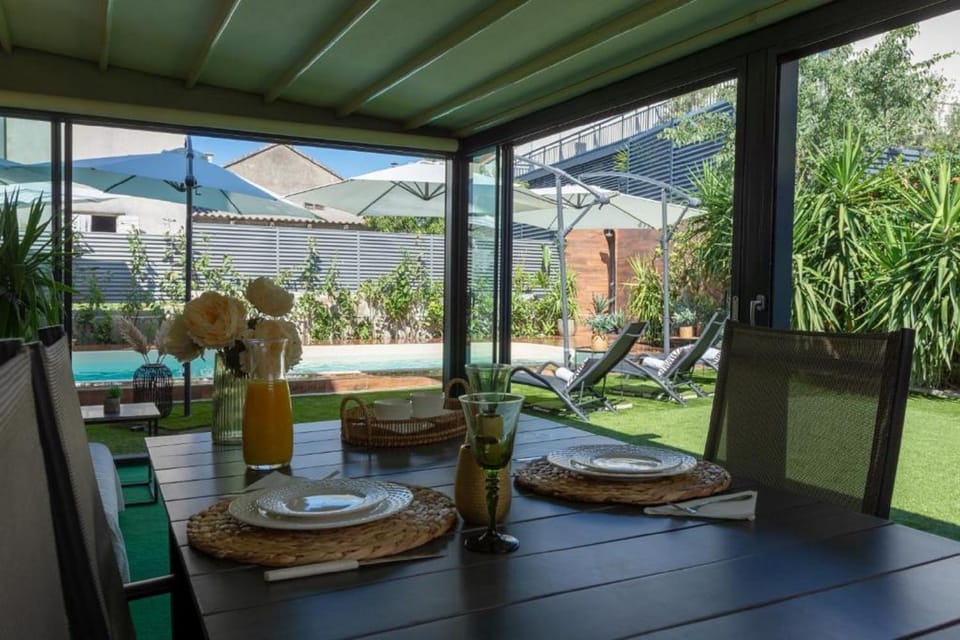 Patio, Garden, Balcony/Terrace, Dining area, Garden view, Swimming pool