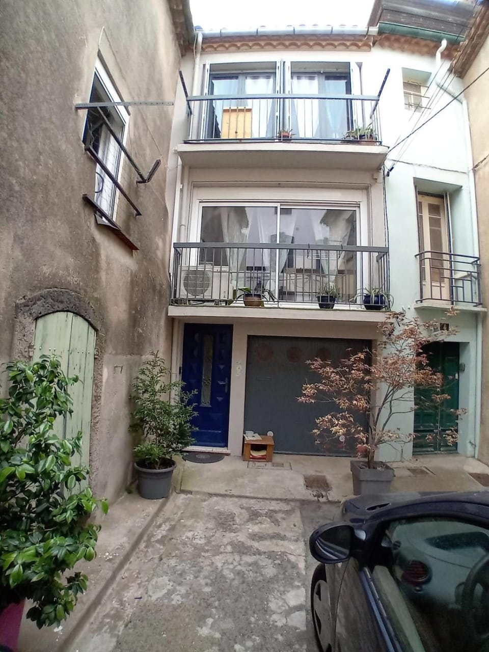 Maison charmante clim et balcon en centre ville House in Marseillan