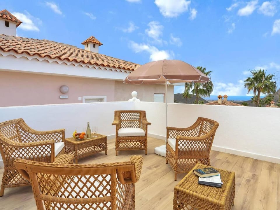 Balcony/Terrace, Pool view, Sea view