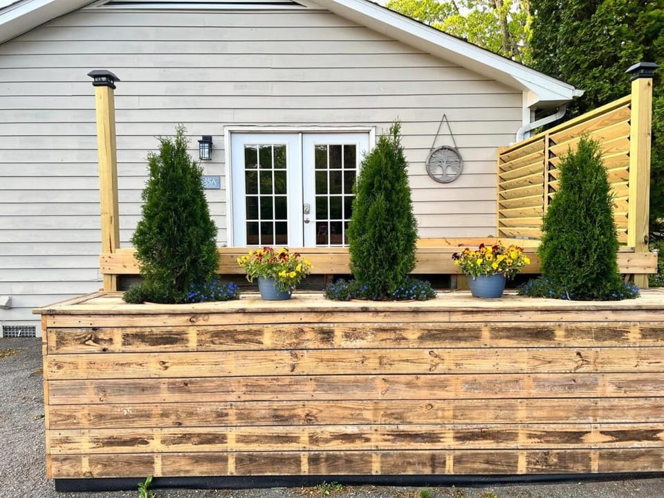 Walk to Main Street HVL & Trail - Cozy Studio Retreat Apartment in Hendersonville