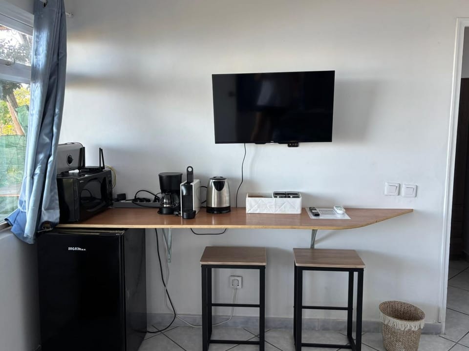 TV and multimedia, Coffee/tea facilities, microwave