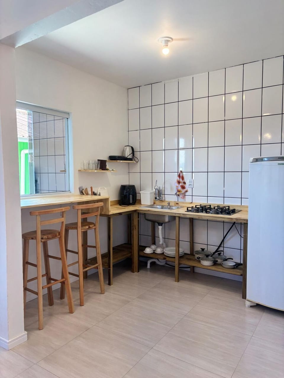 Kitchen or kitchenette, Dining area, stove, toaster