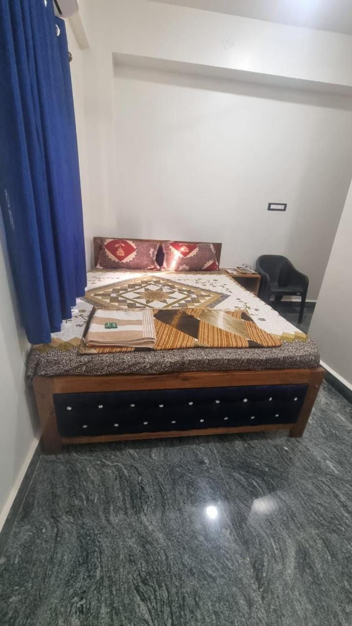 Bed, Photo of the whole room, Bedroom, air conditioner