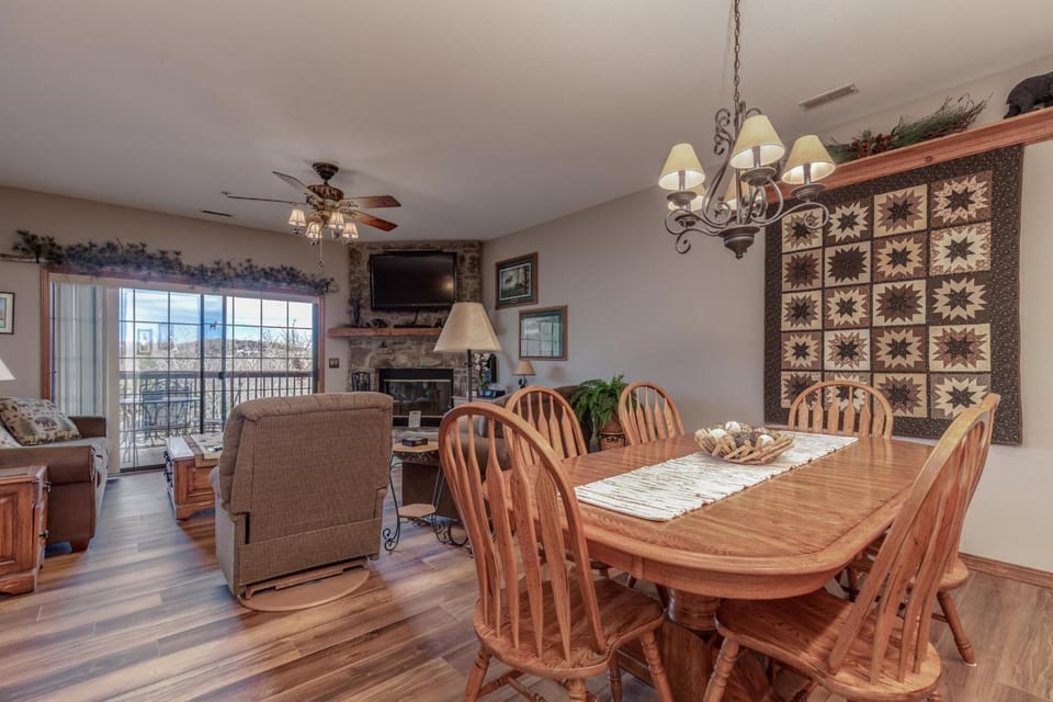 2BR Village At Indian Point 1806 near SDC - Free Tickets Daily $500 House in Indian Point