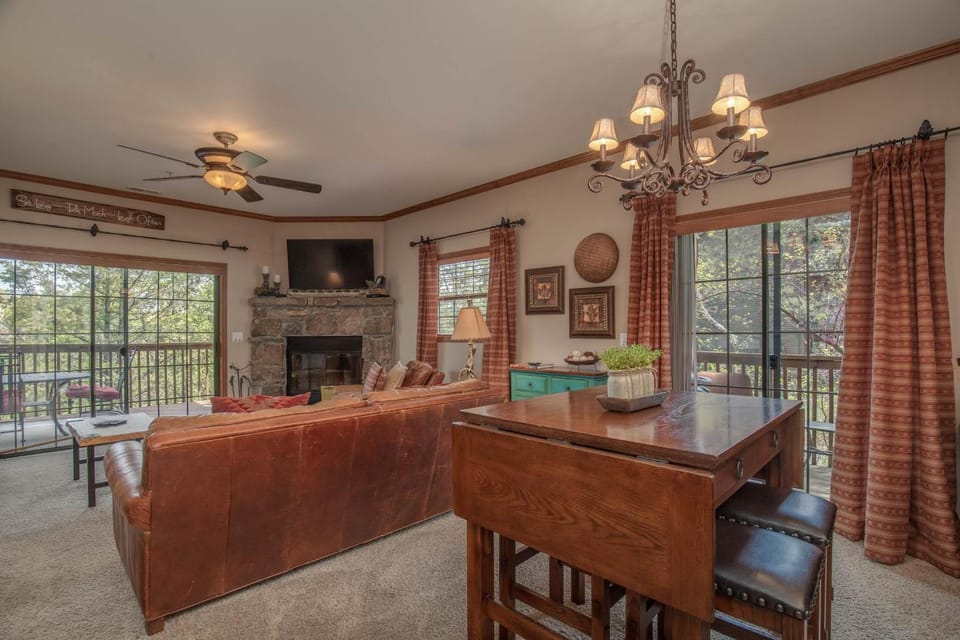 2BR Village At Indian Point 1904 near SDC - Free Tickets Daily up to $500 House in Indian Point