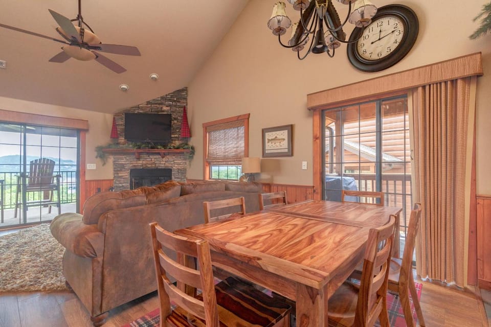 2BR+Loft Village At Indian Point 1712 near SDC -Free Tickets Daily up to $500 House in Indian Point