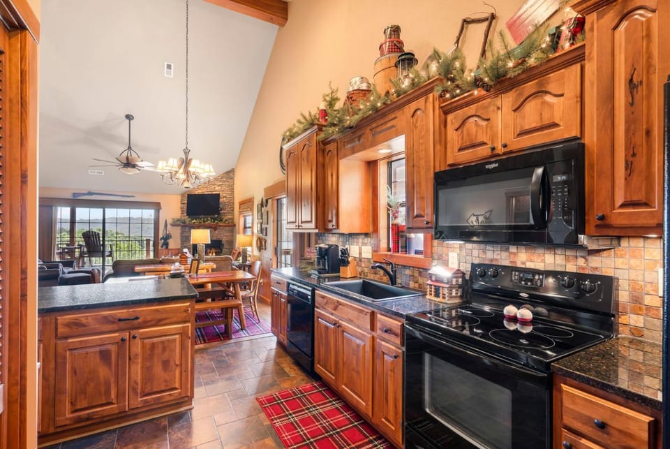 2BR+Loft Village At Indian Point 1712 near SDC -Free Tickets Daily up to $500 House in Indian Point