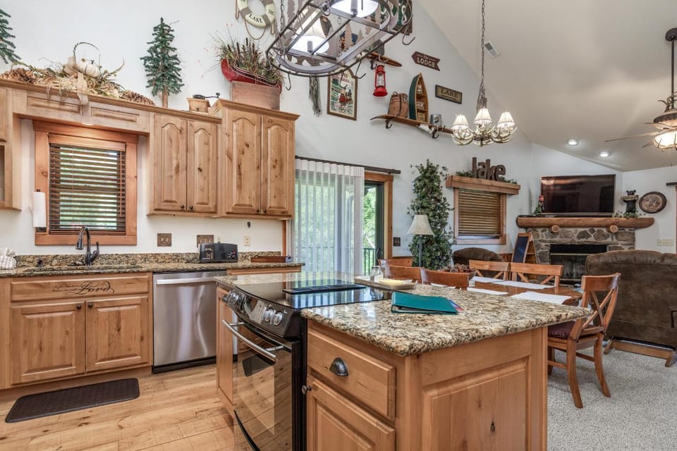 2BR+Loft Village At Indian Point 1809 near SDC- Free Tickets Daily up to $500 House in Indian Point