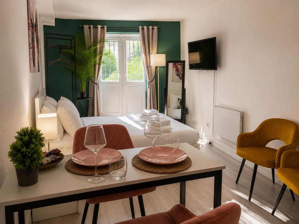 Central London Hideaway Zone 1 Apartment in London Borough of Southwark