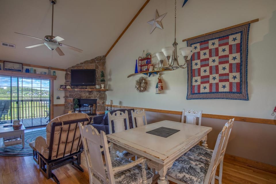 2BR+Loft Village At Indian 1710 Point near SDC-Free Tickets Daily up to $500 House in Indian Point