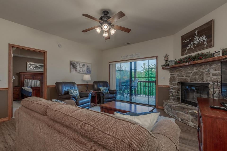 2BR Village At Indian Point 1702 next to SDC- Free Tickets Daily up to $500 House in Indian Point