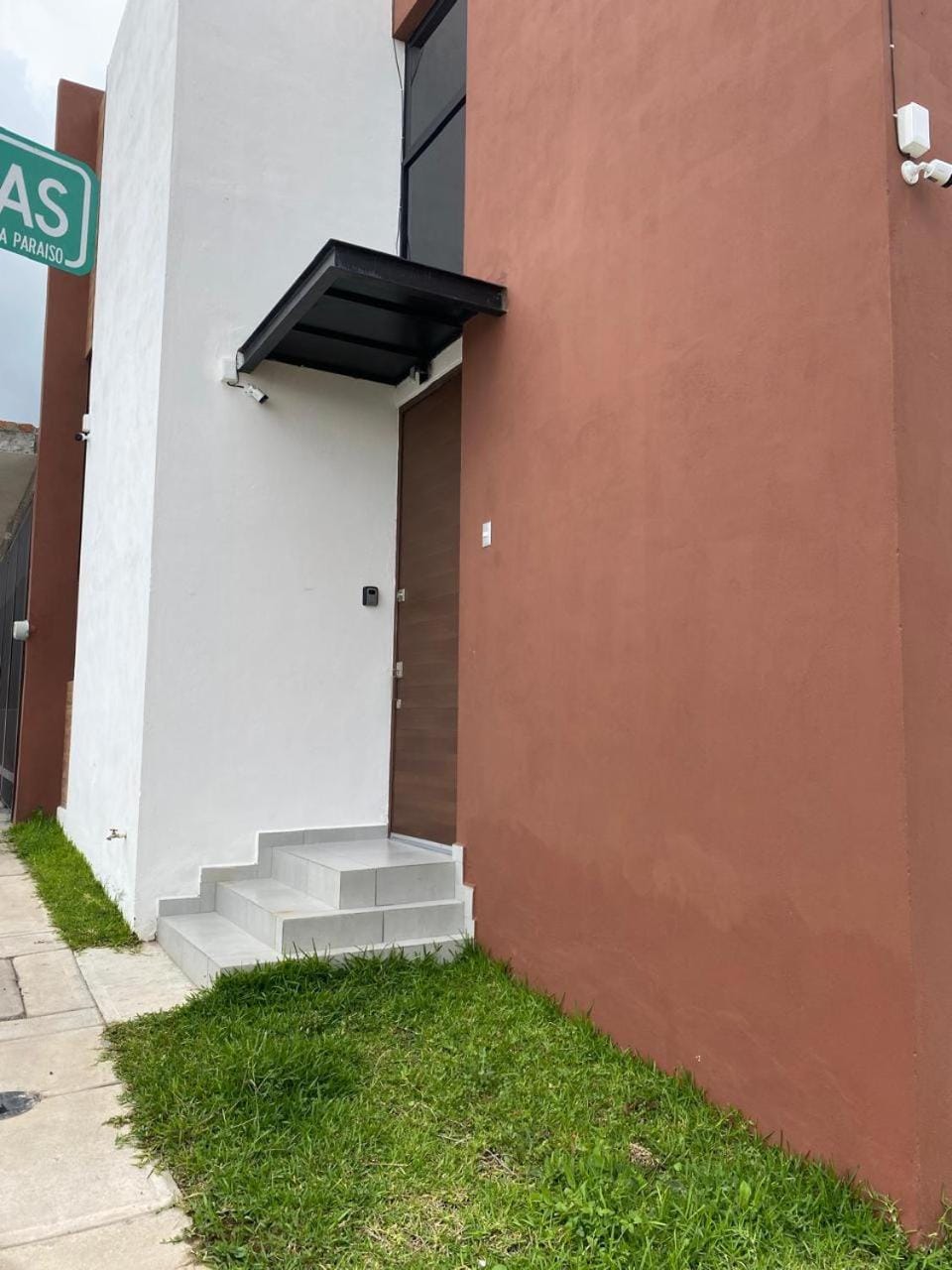 Property building, Day, Street view