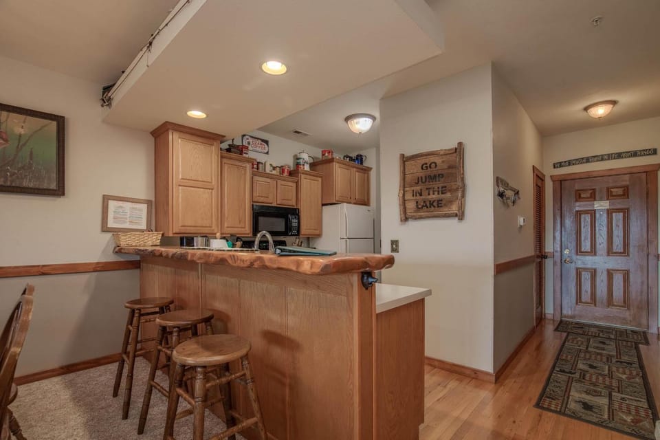 2BR Village At Indian Point 2006 near SDC - Free Tickets Daily up to $500 House in Indian Point
