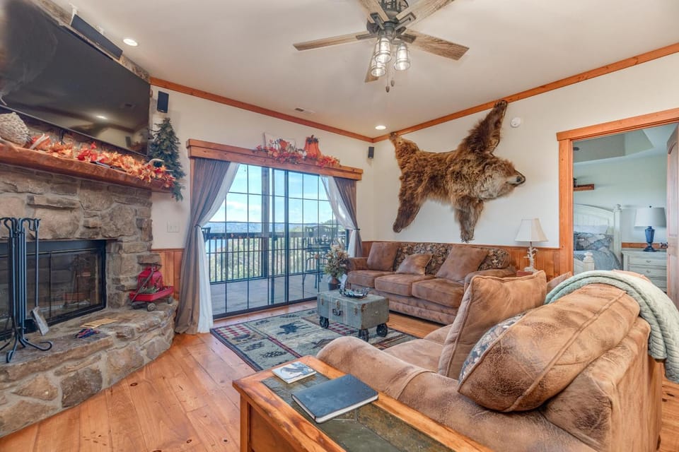 2BR Village At Indian Point 1607 near SDC - Free Tickets Daily up to $500 House in Indian Point