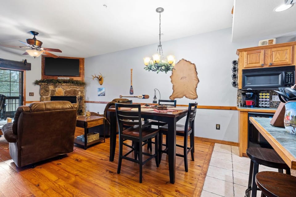 2BR Village At Indian Point 2002 near SDC - Free Tickets Daily up to $500 House in Indian Point
