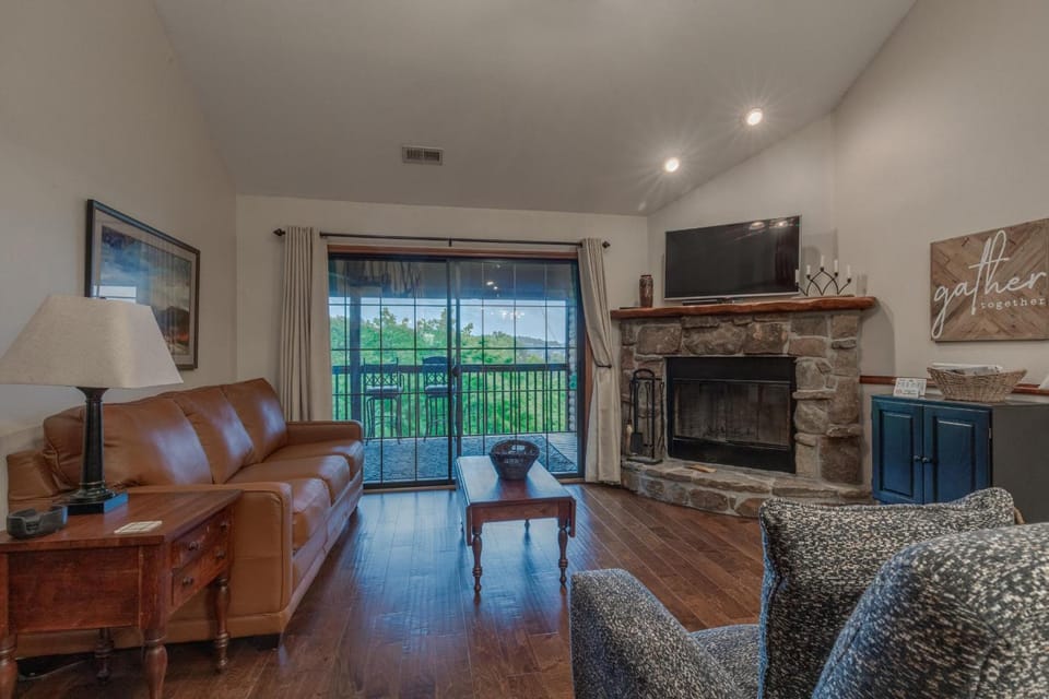 2BR+Loft Village At Indian Point 1910 near SDC- Free Tickets Daily up to $500 House in Indian Point
