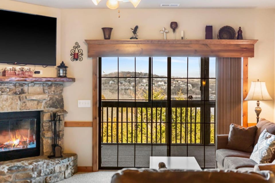 2BR Village At Indian Point 1605 near SDC - Free Tickets Daily up to $500 House in Indian Point