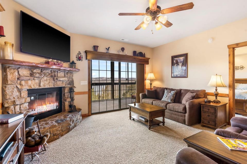 2BR Village At Indian Point 1605 near SDC - Free Tickets Daily up to $500 House in Indian Point