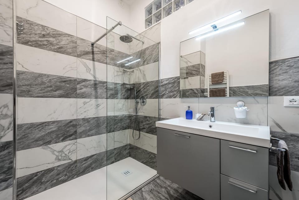 Shower, Bathroom