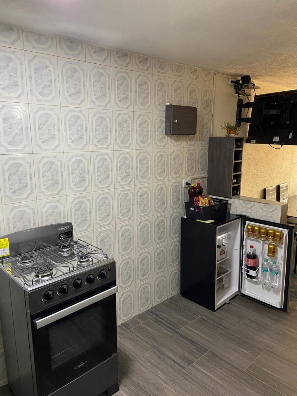 Kitchen or kitchenette