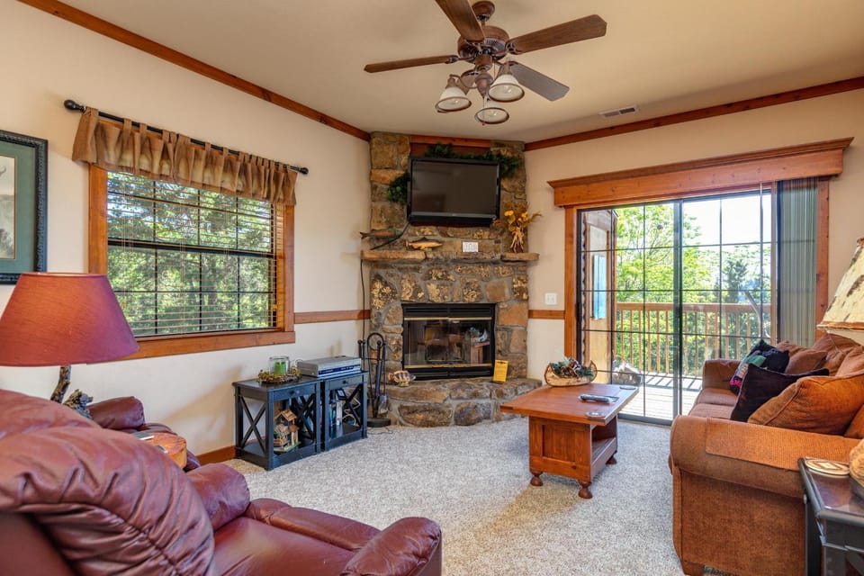 2BR Village At Indian Point 2005 near SDC - Free Tickets Daily up to $500 House in Indian Point