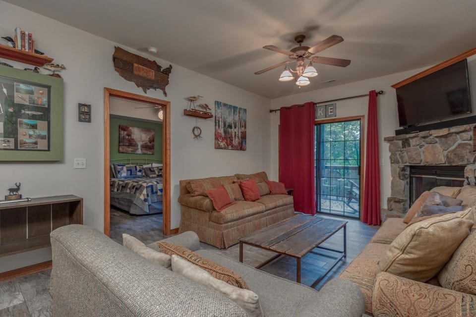 2BR Village At Indian Point 2004 near SDC - Free Tickets Daily up to $500 House in Indian Point