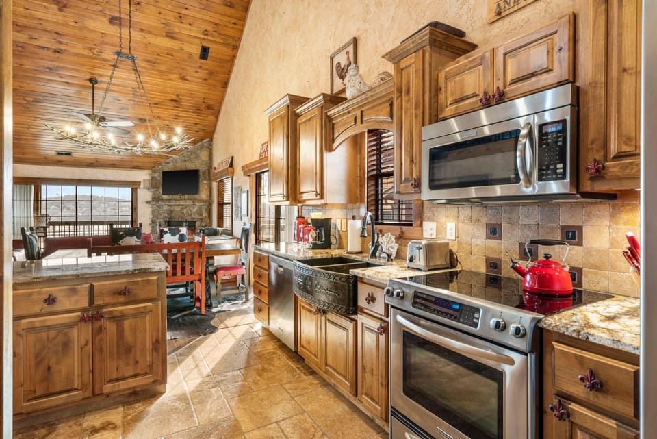 2BR Loft Village At Indian Point 1512 near SDC - Free Tickets Daily up to $500 House in Indian Point
