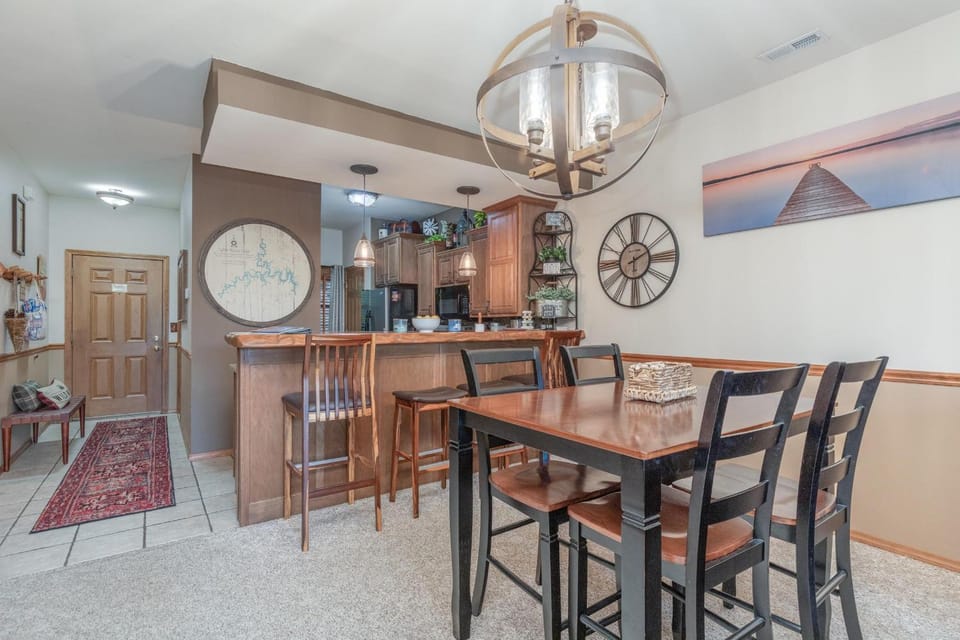 2BR Village At Indian Point 1303 near SDC - Free Tickets Daily up to $500 House in Indian Point