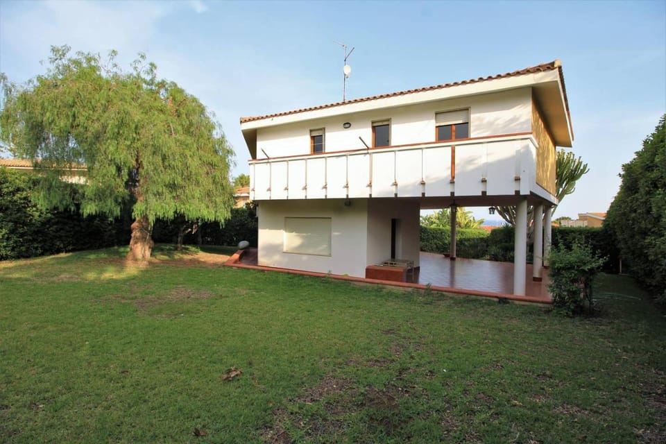 Property building, Garden