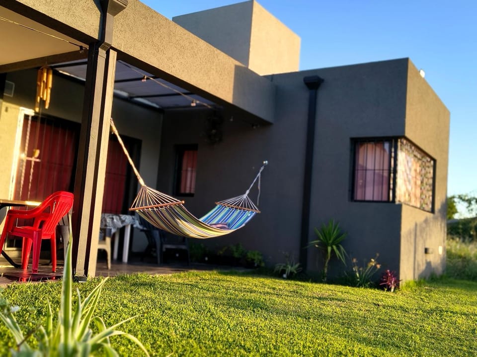 Property building, Patio, Spring, Day, Garden, Garden view, sunbed
