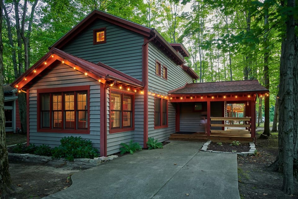 Dollybrook 5 Pet Friendly Community Pool Groups Welcome House in Michigan