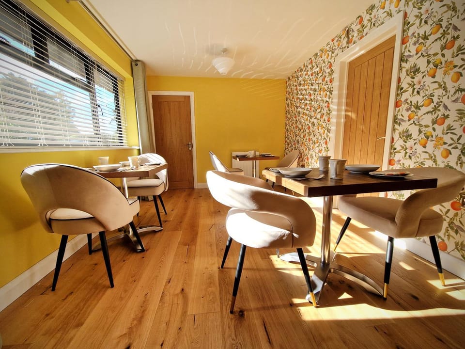 Photo of the whole room, Seating area, Dining area, Breakfast, Buffet breakfast, English/Irish breakfast, Internal: Not applicable to any particular room